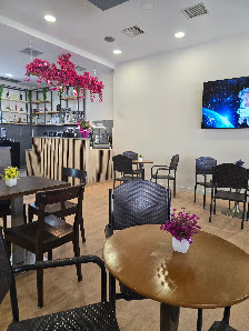 Ο εσωτερικός χώρος του Break Coffee and Food στο Χαλκούτσι